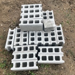 コンクリートブロック 12cm 横筋 22個