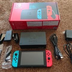 ※受け渡し予定者確定【中古美品】任天堂switch本体　ネオンブルー 携帯ケース・強化ガラス・カートリッジケース付き