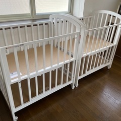 ※説明読んでください。ビアンコ2 双子セット　ベビーベッド２つ　値引きOKの画像
