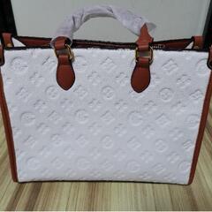 女性バック　可愛い絵柄の画像