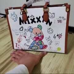 女性バック　可愛い絵柄の画像