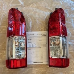 TOYOTA ハイエース 200系 純正 テールランプ リアランプ