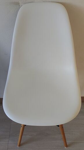 値下げしました。イームスチェア　白色　４脚セット　クッション付き