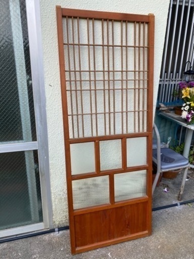 昭和レトロ　引き戸型ガラス付きふすま