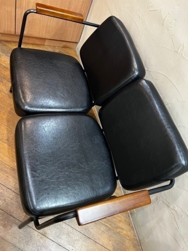 オシャレなインテリアに2人用椅子