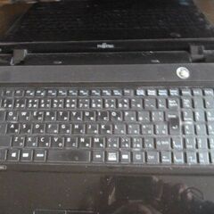 中古ノートパソコン　富士通LIFEBOOK AH33／L (FMVA33LB2)の画像