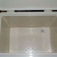 ２４リットル　クーラーボックスの画像