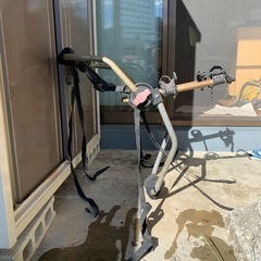 自転車のキャリア。車の後面装着。