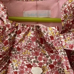 BeBe カバーオール(ジャンプスーツ) 花柄ピンクの画像