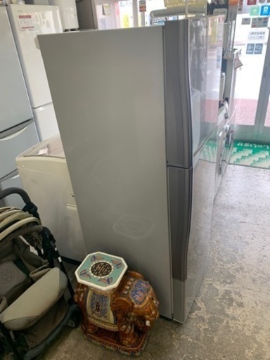　美品　HITACHI 冷凍冷蔵庫：2ドア 255L  