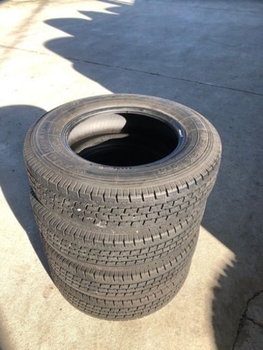 165/80R14 LT中古スタッドレスタイヤ４本セット