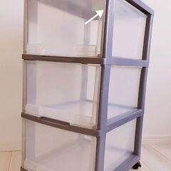 [お話し中]キャスター付き衣装ケース　32.5×40.5×67cm