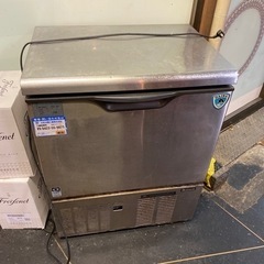 製氷機直せる方あげます^_^