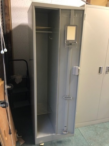 【リサイクルサービス八光　田上店　配達・設置OK】2人用スチールロッカー　鍵付き