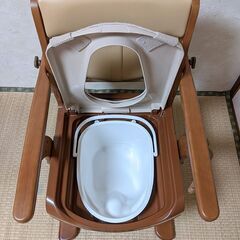 【引取限定 東京都足立区】家具調トイレ セレクトR 標準便座の画像