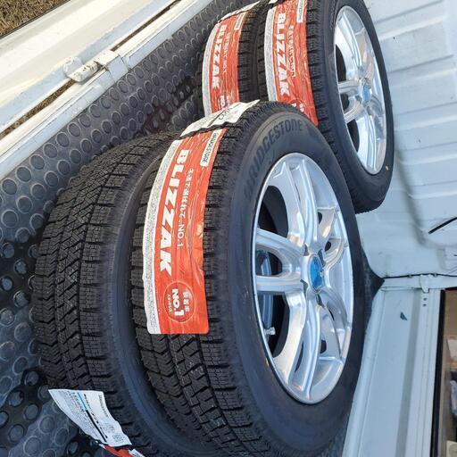 2021年製、新品スタッドレスタイヤ　ブリザックVRX2 155/65R14