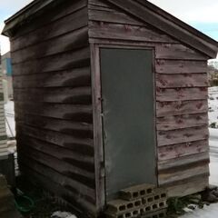 木製物置です。どなたかいりませんか？