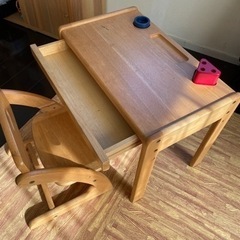 こども用　机椅子セットの画像