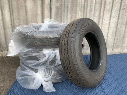 ハイエース　純正タイヤ　新車外し