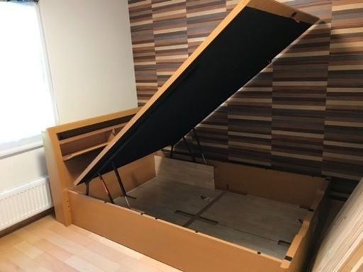 取引決定しました！ニトリ　ダブルベッド　跳ね上げ式収納　ベッドフレーム