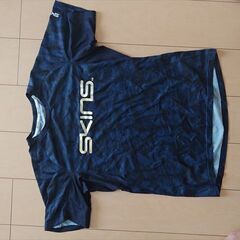 SKINS　Tシャツ・ショートパンツ（上下セット）ネイビーカモ　M