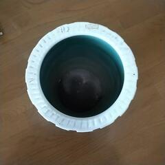 おしゃれな陶器の傘立て、差し上げますの画像