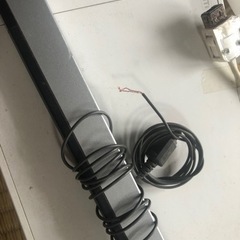 売却済　Wiiセット　センサーケーブル切れてます。全体的に痛んでます。の画像