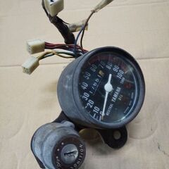 ２万２千円🔯ヤマハＧＴ80🔯メーター🔯キーシリンダー🔯中古🔯補修ベース🔯     の画像