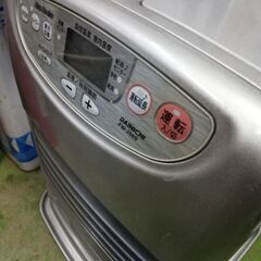 ダイニチ　灯油　ファンヒーター　ストーブの画像