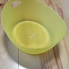 ランドリーバスケット黄色