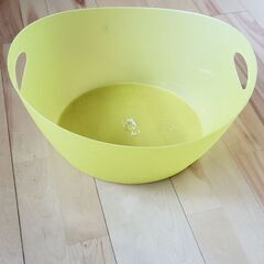 ランドリーバスケット黄色の画像