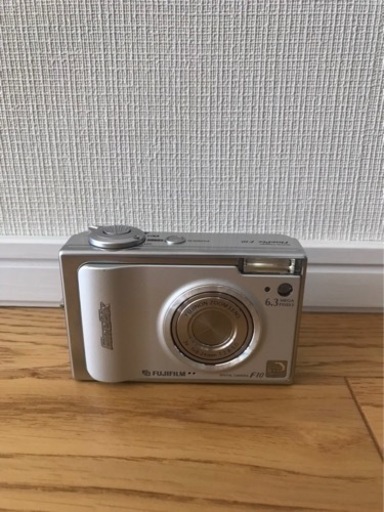 富士フイルム Fine Pix F10 コンパクトデジタルカメラ