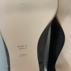 新品未使用　アカクラ　オープントゥパンプス　スエード　茶の画像