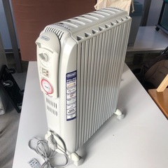 お取引中【美品】デロンギ オイルヒーター「D091549EFS」①