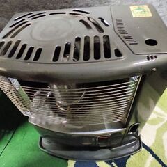 早いもの勝ち【無料】差し上げます　0円　シャープ自然通気型開放式石油ストーブHSR-240の画像