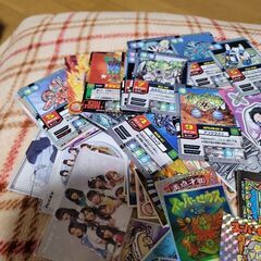 ビックリマンシール.ガンダムカードなど60-70枚あげます。の画像