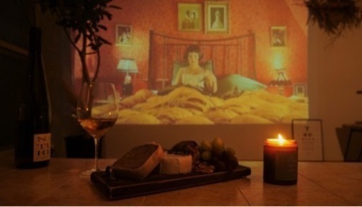 【美品箱入り】ホームシアターに！単焦点プロジェクター