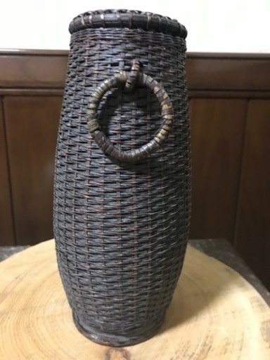竹かごの花瓶　花器　バスケット