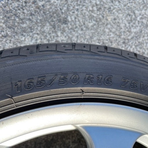 アルミホイール16インチ４本セット品　※タイヤはオマケです