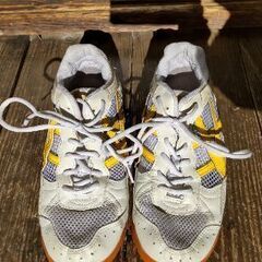 黄　体育館履き　23.5〜24cm位