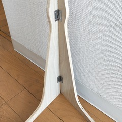 額縁　木製　黄土色　箱はありません　37✖️47✖️3センチの画像