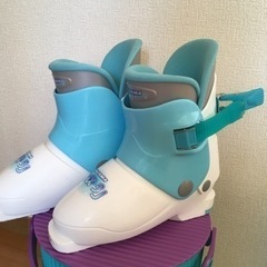 ジュニア用スキー靴　21.0〜22.0cm スキー手袋付き❗️の画像