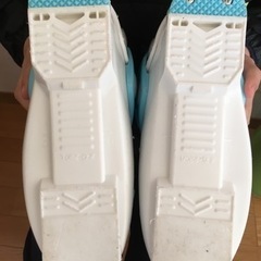 ジュニア用スキー靴　21.0〜22.0cm スキー手袋付き❗️の画像