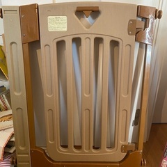 ベビーゲート　67〜139cm