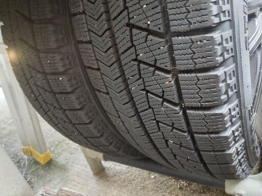 引き取り決まりました。(再)スノータイヤ  ブリヂストン ブリザック 溝沢山 155/65R13