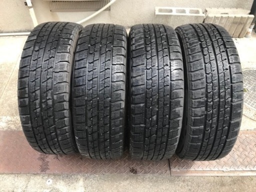 スタッドレスタイヤ　ホイル付き４本