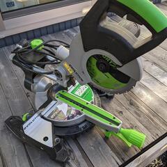 卓上スライド丸ノコ　DIY 　電動工具　