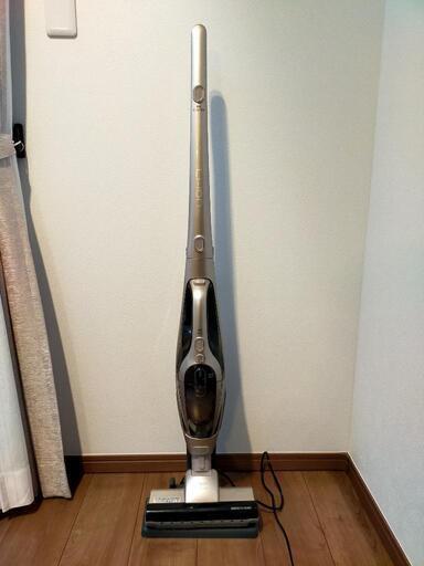 【取引中】日立 縦型サイクロン掃除機