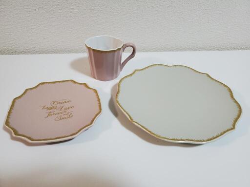 洋風食器(ティーカップ、ケーキ皿)