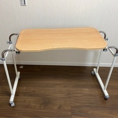 【新品未使用☆】【値下げしました】ベッドテーブル 譲ります テレ...